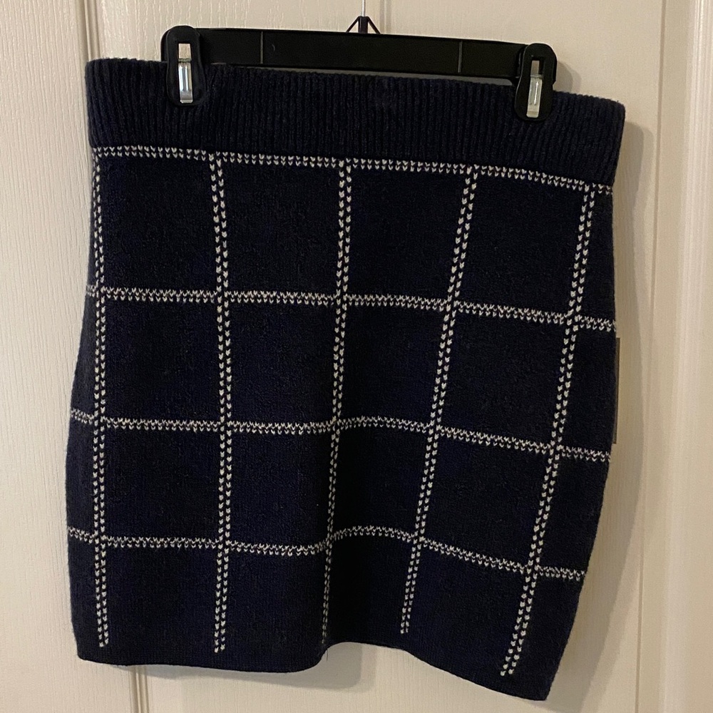 A New Day Knit Navy and White Grid Mini Skirt size large NWT